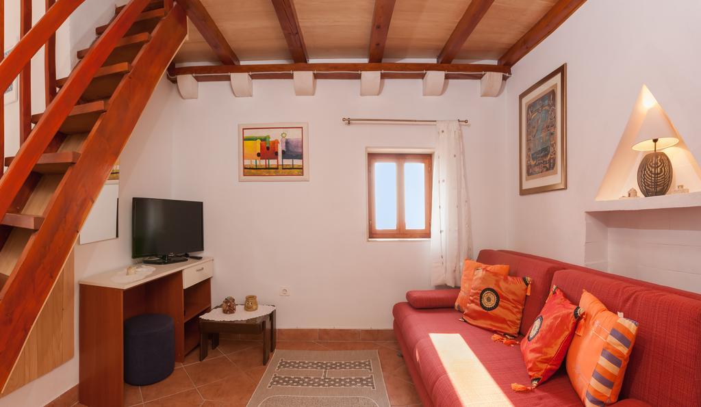 Holiday Home Vineyard House Bol Dış mekan fotoğraf
